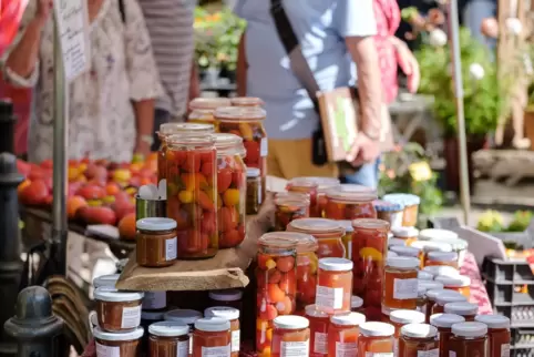 Gutes und Nachhaltiges wie diese Fruchtaufstriche aus der Region gibt’s beim deutsch-französischen Biosphären-Bauernmarkt in Mai
