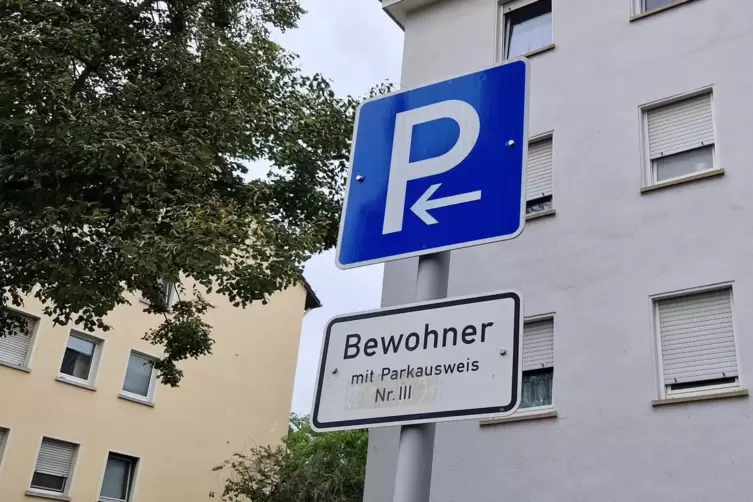 Bewohnerparkausweisschild in der Maxstraße (Innenstadt). In LU gibt es 20 Bewohnerparkzonen. 