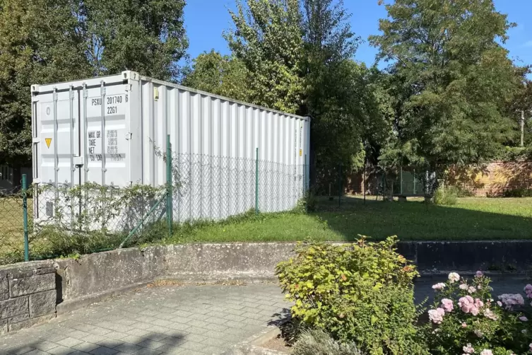 Die katholische Pius-Gemeinde hat Inventar in einem Container ausgelagert. 