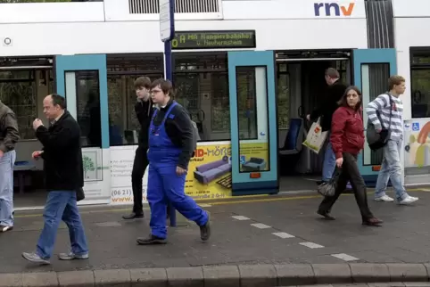 Über 3000 Menschen sind pro Tag an der Endhaltestelle in Rheingönheim unterwegs.