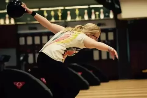 Laura Beuthner in Aktion. 16-mal in ihrer Karriere hat sie den perfekten Durchgang mit 300 Punkten gespielt. 