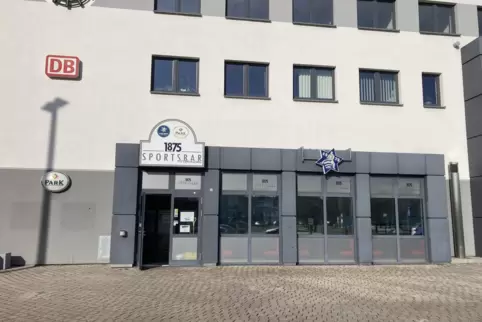 Nach dem Quasimodo 2019 betrieb Dara Event ab dem Januar 2020 die Sportsbar im Pirmasenser Bahnhof. 