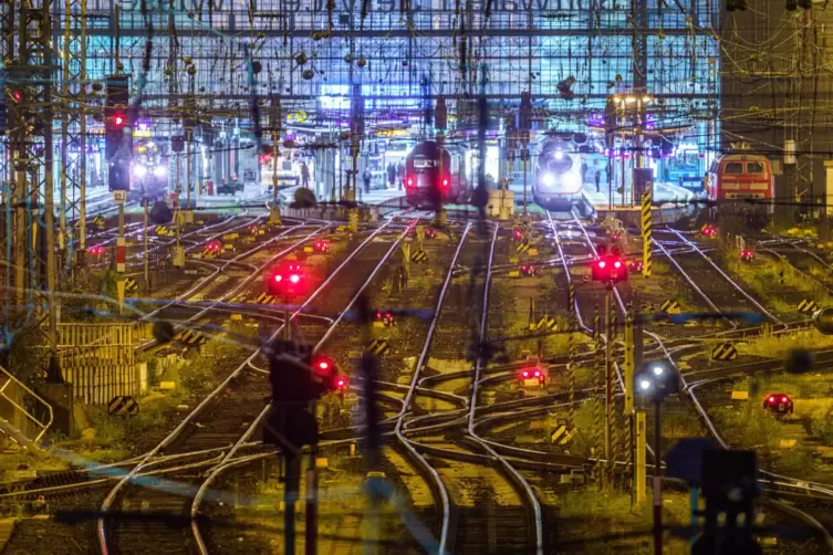 Nicht der Bahnhof Gr&uuml;nstadt (sondern der in Frankfurt).
