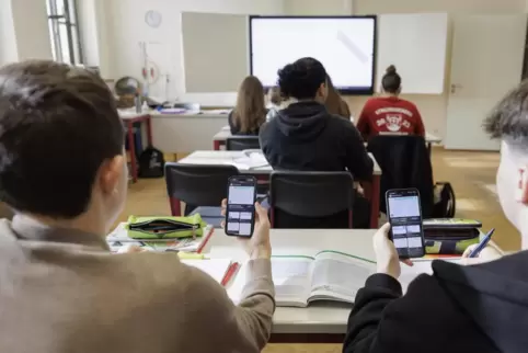 Zu Unterrichtszwecken dürfen Smartphones an der IGS Goetheschule genutzt werden. Über das Wann entscheidet allerdings die Lehrkr