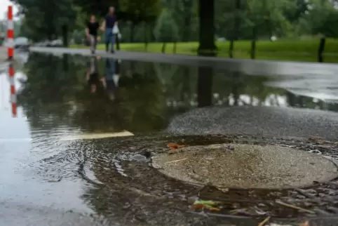 Die Ortsgemeinden zahlen für das Niederschlagswasser, das von den Straßen in die Kanalisation der Verbandsgemeinde fließt. 