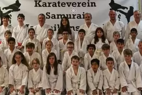 Einige Mitglieder des Karatevereins Samurai Maximiliansau. 