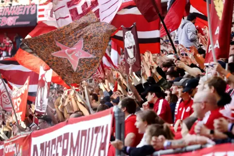 Die Fans von Fortuna Düsseldorf.