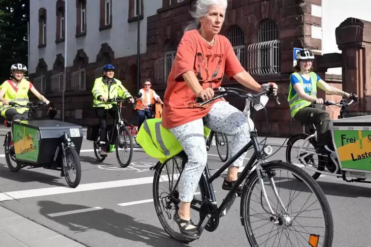 Fordern mehr Sicherheit auf Neustadter Straßen: Radfahrer bei einer Fahrraddemo. 