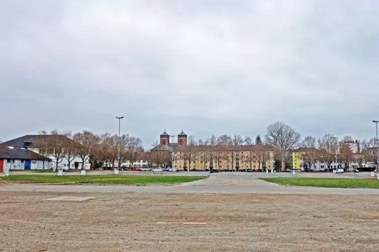 Auf dem Messeplatz fand die Oktoberkerwe 1953 einen neuen Standort. 1957 wurde der Platz fertiggestellt. 