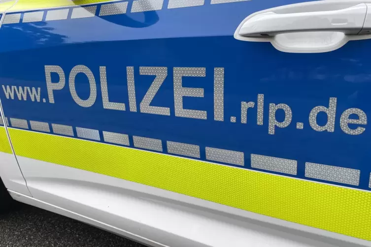 Die Polizei hofft auf Hinweise zu dem Unfall auf dem Hit-Parkplatz in Eisenberg. 