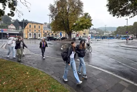 Viel Pflaster, der Ringverkehr für die Busse aus Beton: Das gehört zur Planung für den neuen Bahnhofsvorplatz, in dessen Umbau 6
