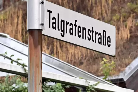 Erinnert an den längst vergangenen Ruhm der großen Fabrikbesitzer: die Talgrafenstraße. 