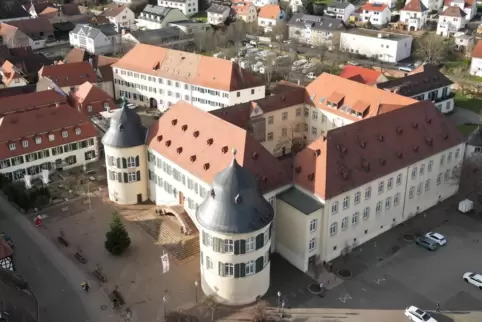 Blick auf das Schloss in Bad Bergzabern, dem Sitz der Verbandsgemeinde-Verwaltung. 