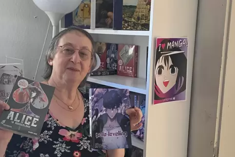 Nur noch für wenige Wochen in der Vorstadt zu finden: Annissa Kahla mit ihrem Manar Buchladen. Nur noch für wenige Wochen in der Vorstadt zu finden: Annissa Kahla mit ihrem Manar Buchladen.
