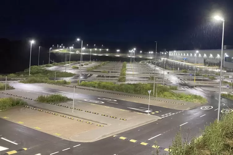 Am Steitzhof hinter der Halle von Scannell beziehungsweise Amazon sieht es fast so aus wie an einem Flughafen.