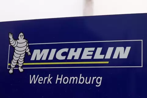 Michelin möchte künftig weniger Reifen produzieren – das könnte vielen der Beschäftigten im Werk in Homburg ihren Job kosten. 
