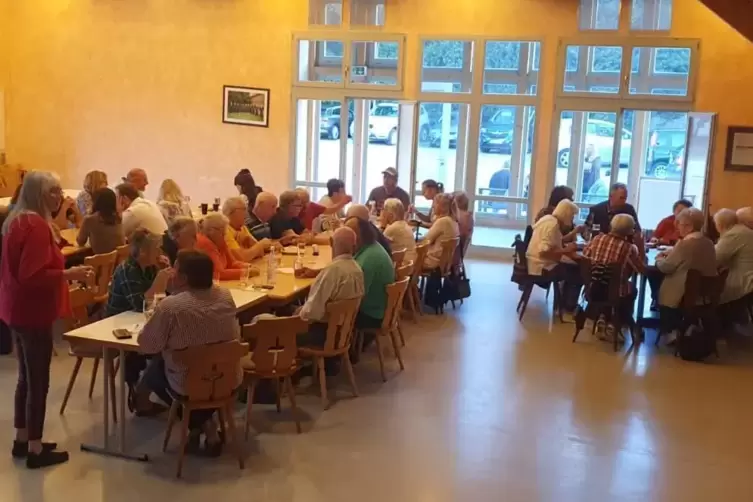 Treffpunkt Schlossberghalle: Jeden Mittwoch sind die Gaugrehweilerer zu einem geselligen Beisammensein eingeladen – alle vier Wo