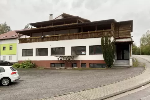 „Es ist beabsichtigt, das alte Hotel Simon als Asylunterkunft herzurichten. Es ist noch nicht so weit. Aber das ist die Planung“