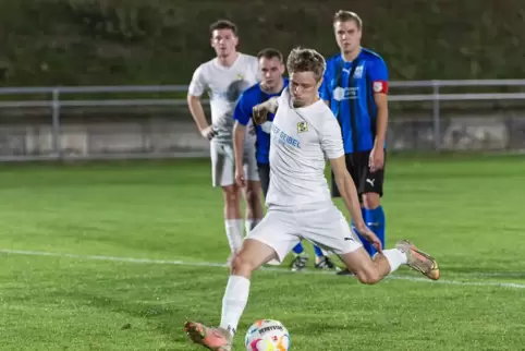 Führt mit sieben Treffern in zehn Spielen die vereinsinterne Torschützenliste an: Niklas Kupper, Spielertrainer des SC Hauenstei