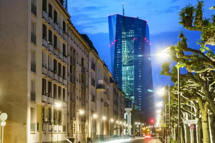 Im Büroturm der Europäischen Zentralbank in Frankfurt werden wichtige Zinsentscheidungen getroffen. 