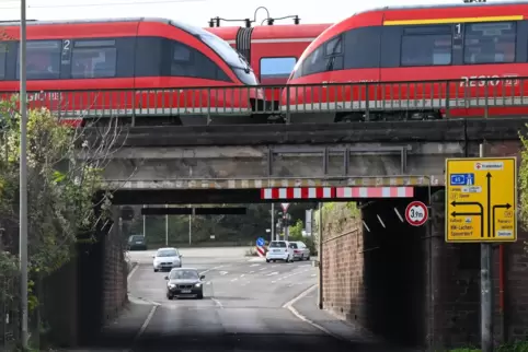 Das Viadukt in der Winzinger Straße: Seine Restlebensdauer wurde nun von der Bahn auf 2029 hochgesetzt. 