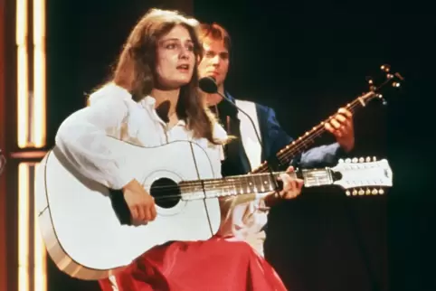 24. April 1982: Mit ihrem von Ralph Siegel komponierten Lied „Ein bisschen Frieden“ erobert die damals 17-jährige Nicole aus dem