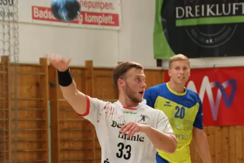 Simon Schwarz feierte seinen ersten Einsatz bei den Eulen.
