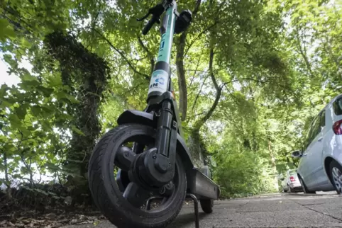 Die Polizei fischt immer wieder betrunkene E-Scooter-Fahrer aus dem Verkehr.