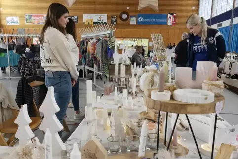 Ende Oktober findet sich auch schon Weihnachtsdekoration auf dem TVP-Kreativmarkt.
