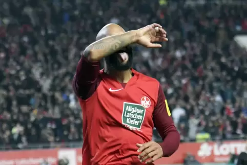 Die Fans des 1. FC Kaiserslautern mussten lange auf die Jubelgeste von Terrence Boyd warten.