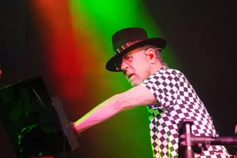 „Master of Moog“: Manfred Mann thront auch mit 83 Jahren souverän hinter seinen Synthesizern.