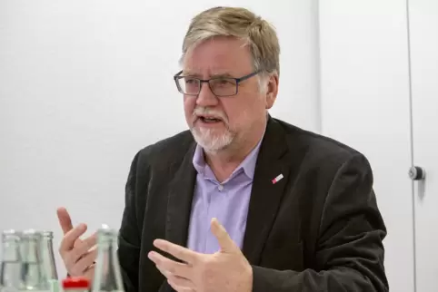 Der ehemalige SPD-Bundestagsabgeordnete Gustav Herzog kritisiert Alexander Ulrich für dessen Vorgehen. 