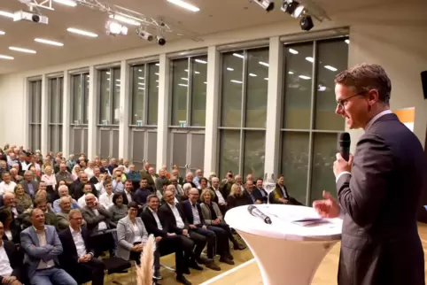  CDU-Generalsekretär Carsten Linnemann brachte seine Zuhörer des Öfteren zum Schmunzeln. 