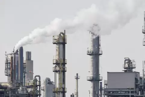 „Außerordentlich unsicherer Ausbilck“: Anlagen im Stammwerk der BASF in Ludwigshafen. 