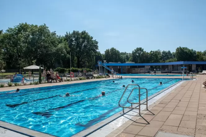 Das Freibad Steinfeld ist mehr als 40 Jahre alt. Das Freibad Steinfeld ist mehr als 40 Jahre alt.
