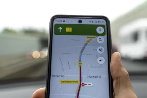 Gängige Navigationshilfe etwa via Smartphone: Google Maps. 