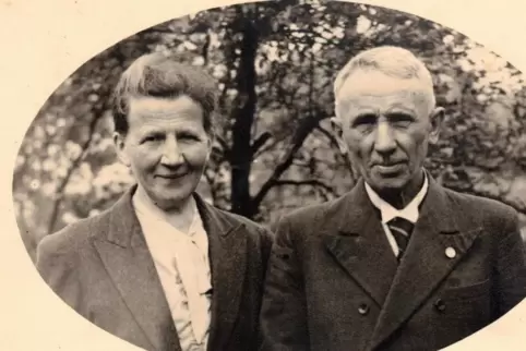 Des Separatismus verdächtigt: Emil Emmerling mit Ehefrau Sofie geb. Gehrlein, Müller und Landwirt in Leimersheim und Bruder des 