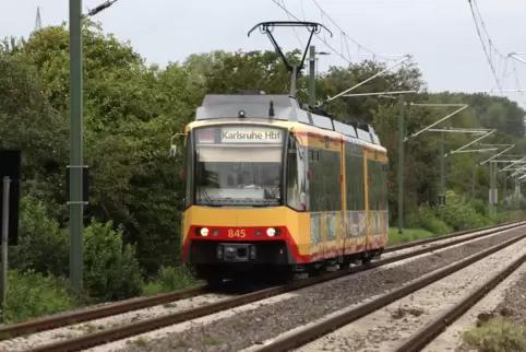 Auf der Strecke von Germersheim nach Wörth bietet auch künftig die Stadtbahn das stündliche Grundangebot. Zum Karlsruher Hauptba