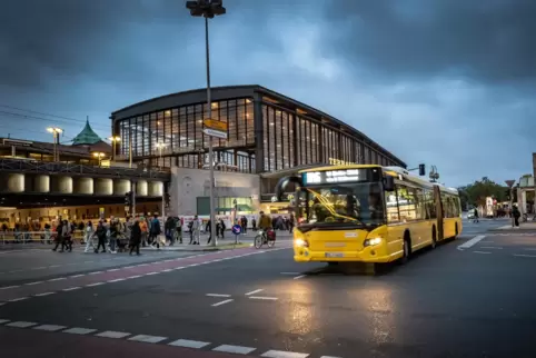 Berliner Verkehrsknotenpunkt: der Bahnhof Zoo.