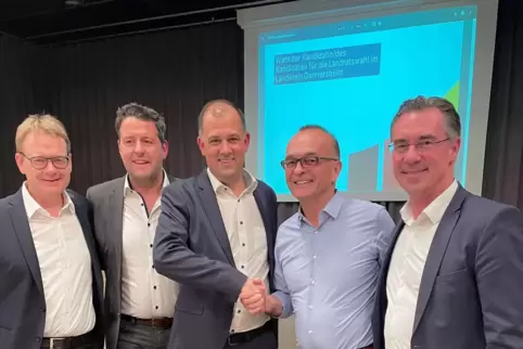 Glückwünsche für den Kandidaten (von links): MdB Thomas Gebhart, Tobias Baumgärtner (Bellheim), Landrats-Kandidat Martin Brandl,