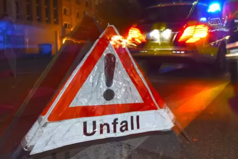 Der Unfallverursacher fuhr einfach weiter, ohne sich um den entstandenden Schaden zu kümmern.