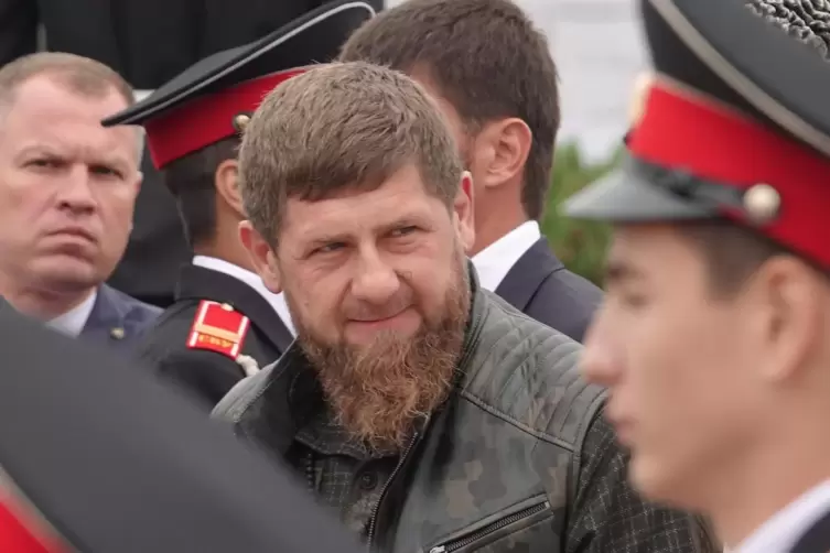 Tschetschenen-Oberhaupt Ramsan Kadyrow bringt offenbar seinen 15-jährigen Sohn als Nachfolger in Stellung.