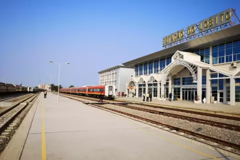Der Bahnhof von Lobito in Angola, der zur Benguela-Eisenbahn gehört. 