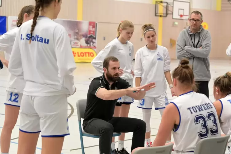 Julian Krieger ist wieder als Trainer zurück. Er hatte schon einmal die Damen des TSV Towers gecoacht – zu Bundesligazeiten. 