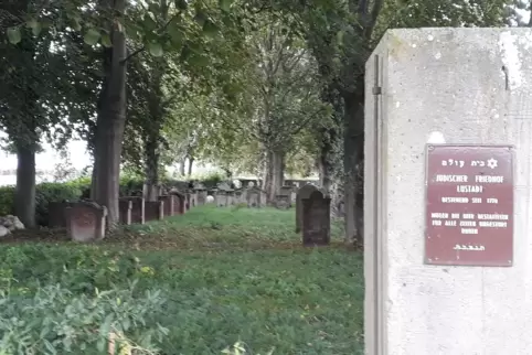 Lustadts jüdischer Friedhof.