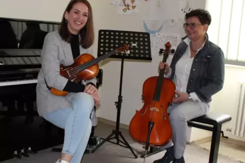 Durch ihren Montakt kam das Projekt in Gang: Musikschulleiterin Margarete Mildner (links) und Stefanie Quint von der Stadtverwal