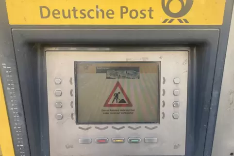 Aus die Maus: Defekte Briefmarken-Automaten wie in der Hauptpost in der Wormser Straße werden abgebaut und nicht ersetzt. 