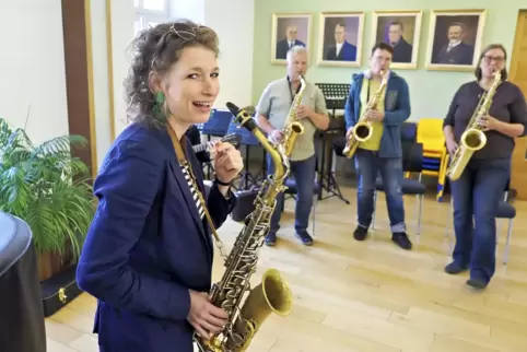 Präsentiert am 16. November im Kulturzentrum Kammgarn ihr neues Album: Nicole Johänntgen., hier bei eienm Saxophonworkshop in Ku