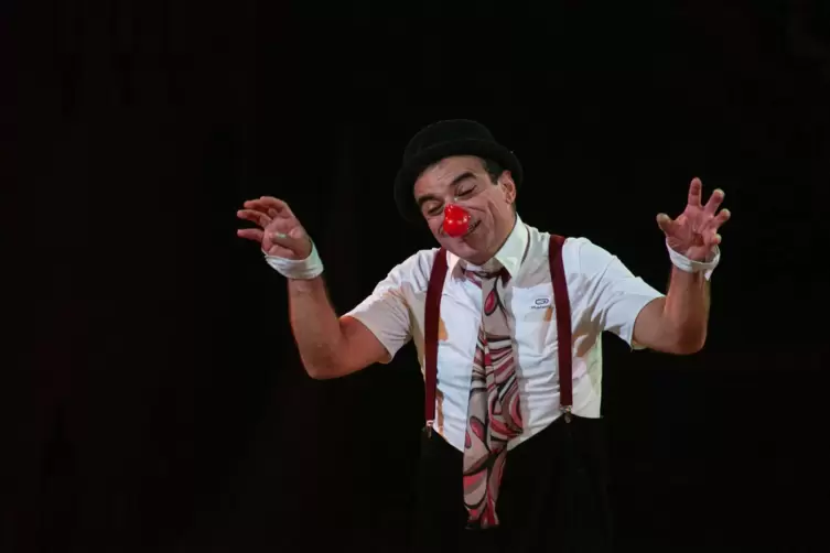 Armen Asiryants hat eine klassische Ausbildung zum Clown an einer Moskauer Schule absolviert. 