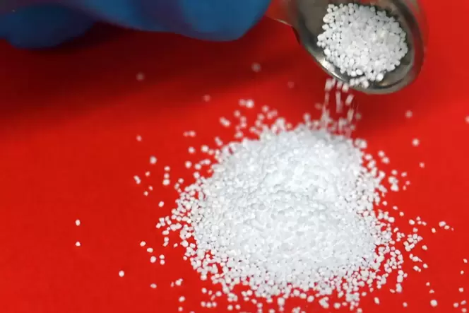 Lithium wird unter anderem für Akkus gebraucht und ist derzeit heiß begehrt. Lithium wird unter anderem für Akkus gebraucht und ist derzeit heiß begehrt.